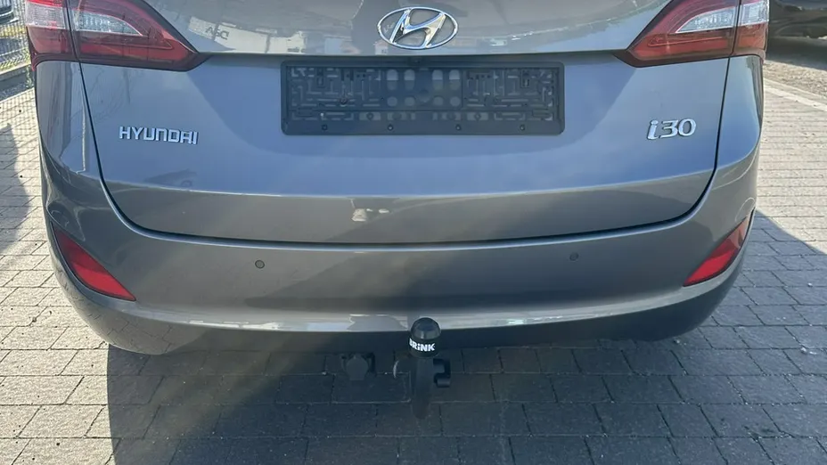 HYUNDAI i30 -