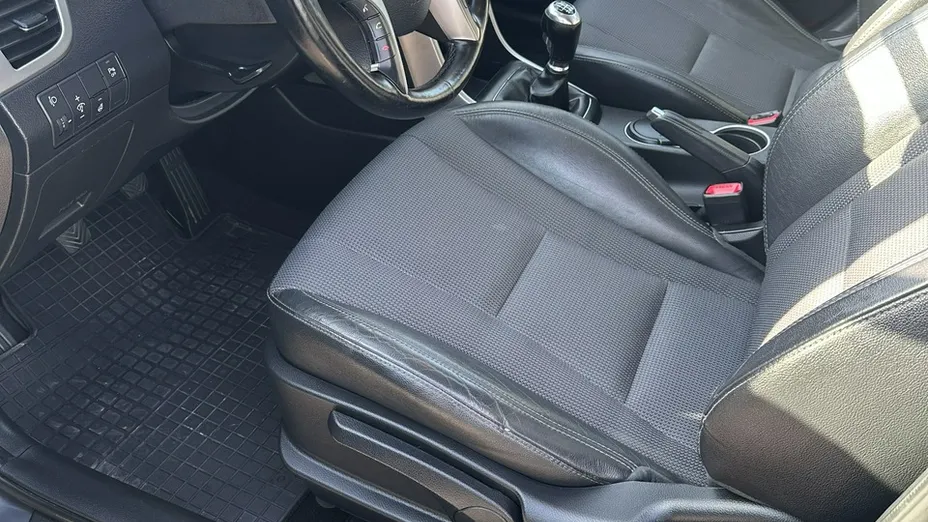 HYUNDAI i30 -
