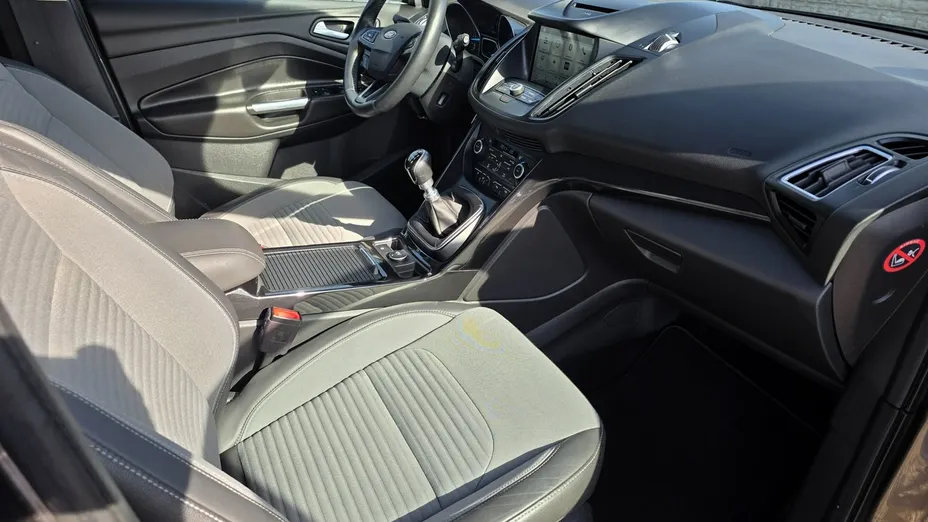 FORD Kuga -