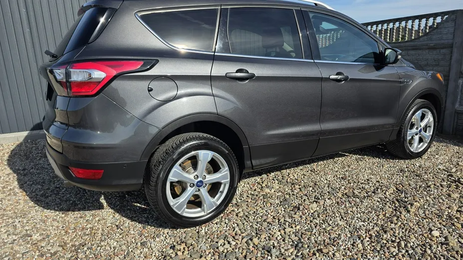 FORD Kuga -