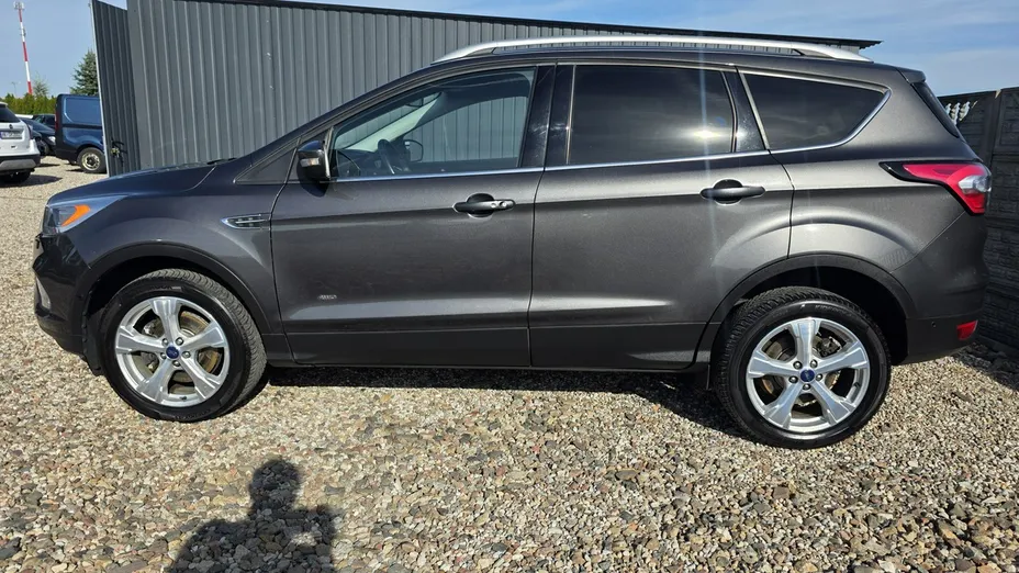 FORD Kuga -