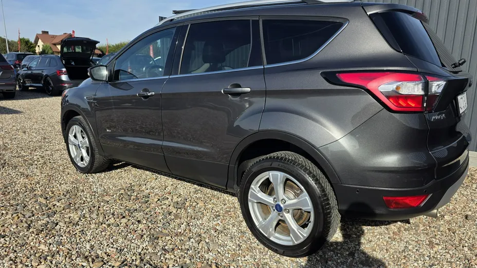 FORD Kuga -