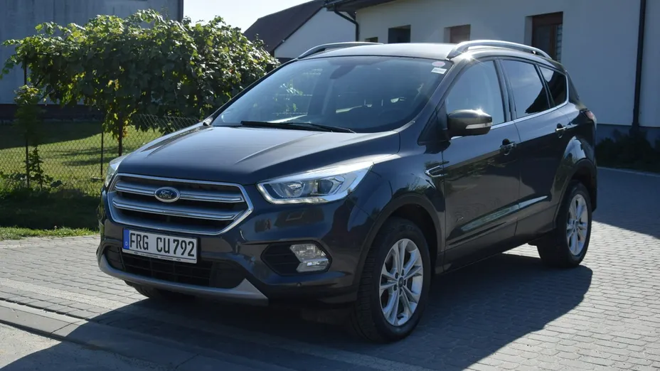 FORD Kuga -