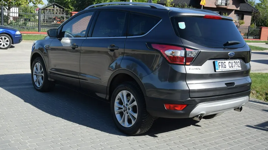 FORD Kuga -