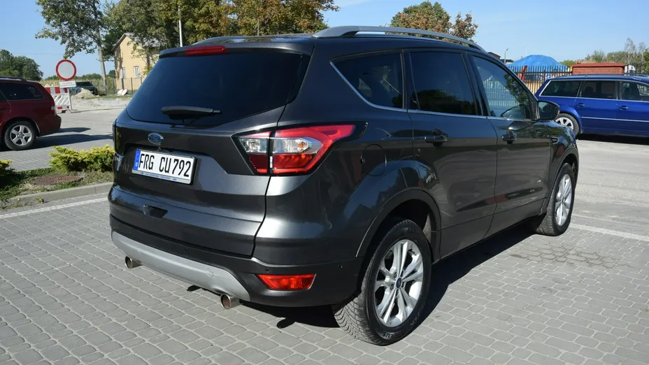 FORD Kuga -