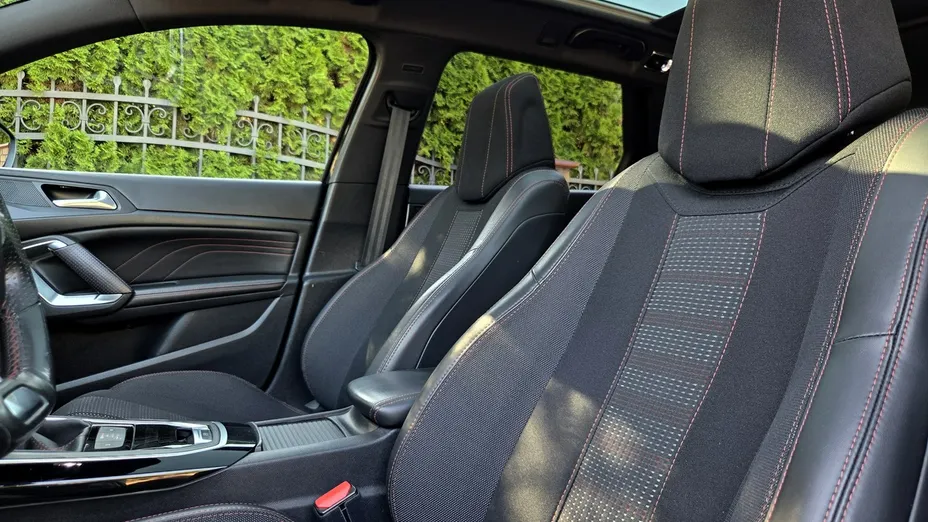 PEUGEOT 308 -