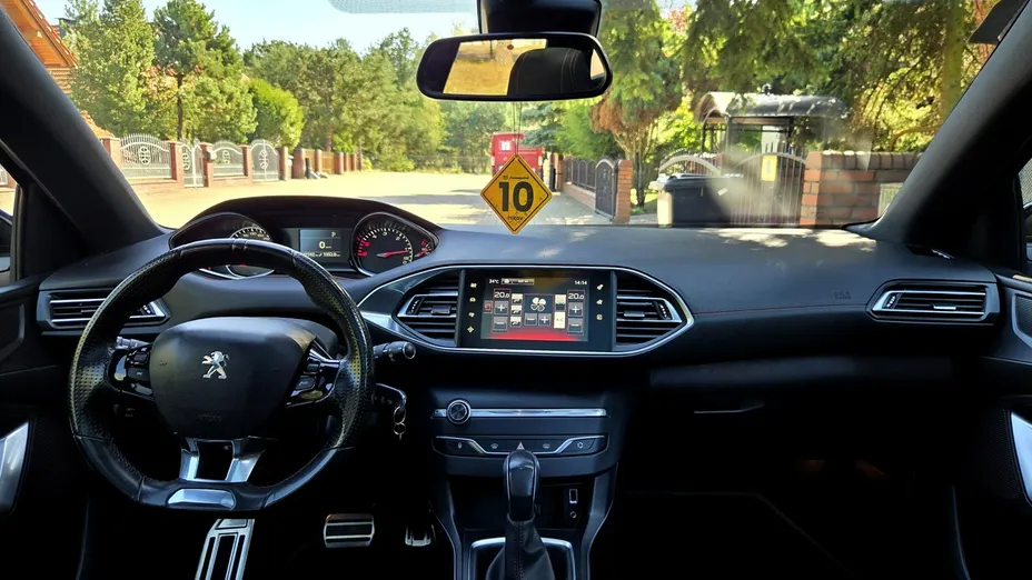 PEUGEOT 308 -
