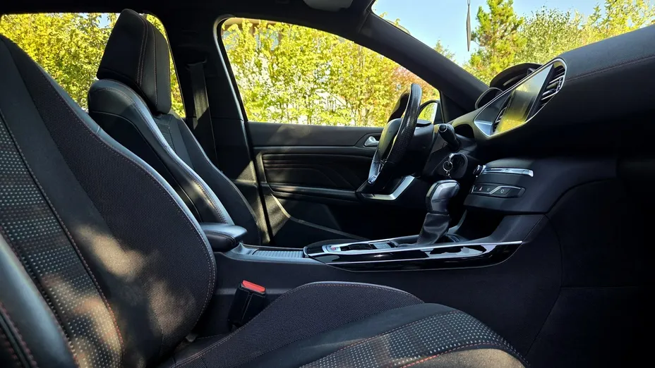 PEUGEOT 308 -