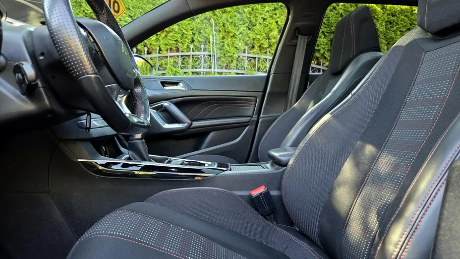 PEUGEOT 308 -
