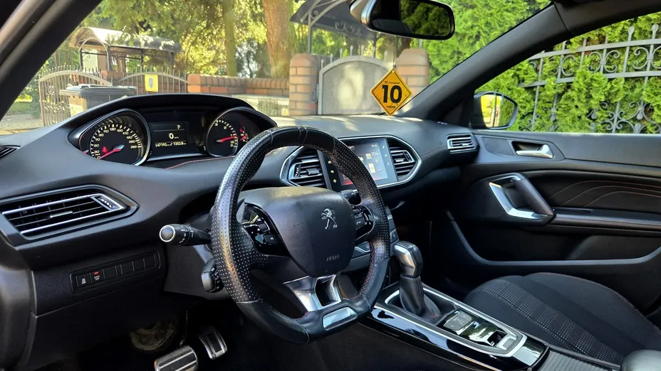 PEUGEOT 308 -