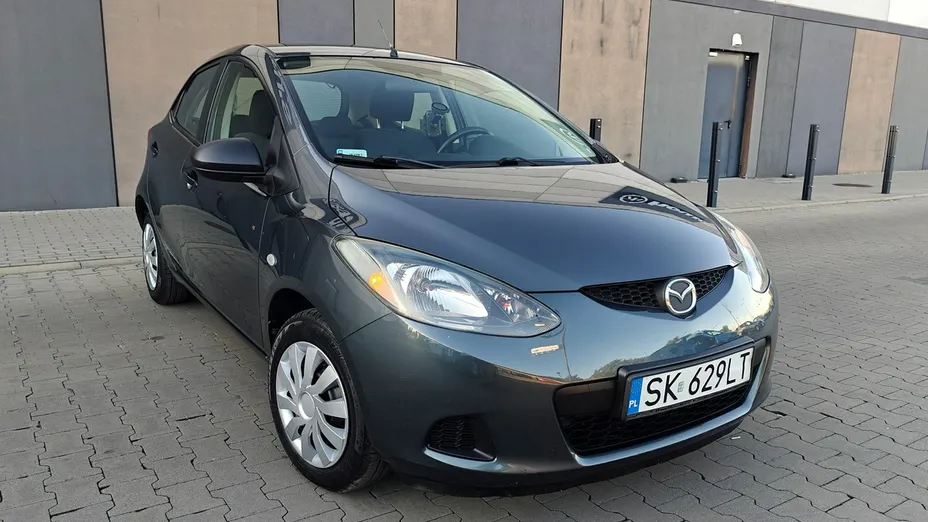 MAZDA 2 -