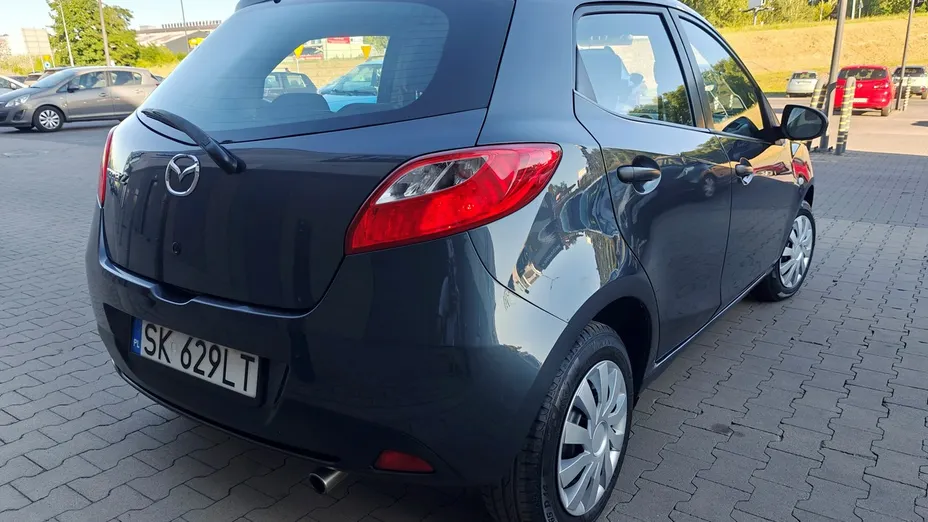 MAZDA 2 -