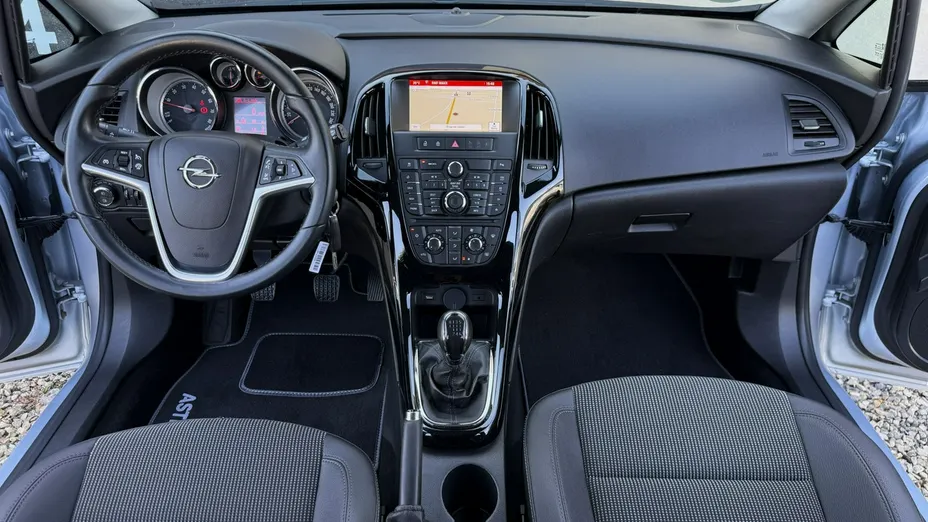 OPEL Astra -