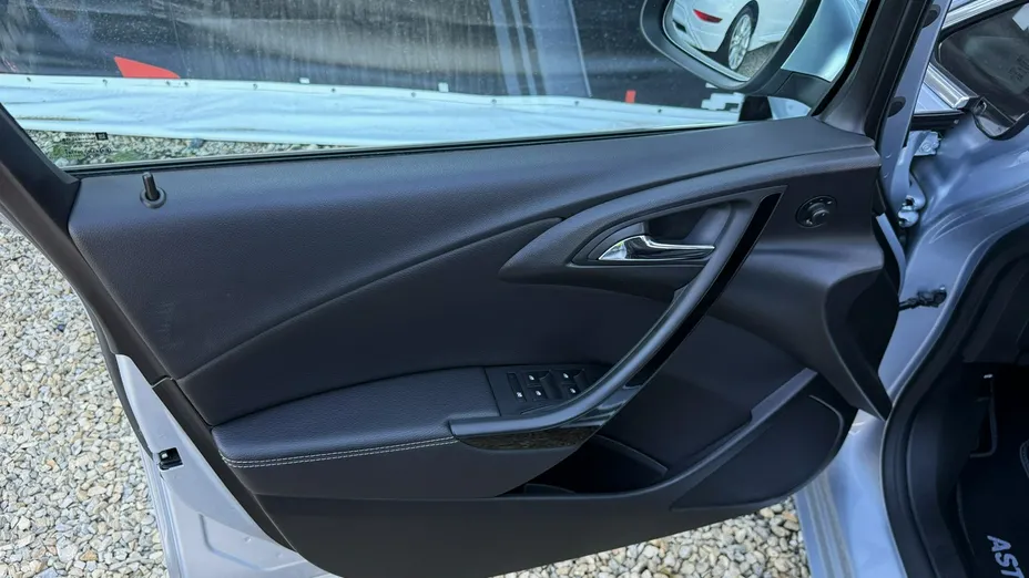 OPEL Astra -