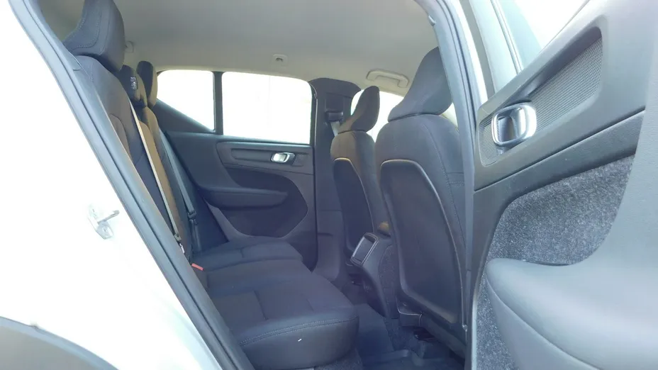 VOLVO XC40 -