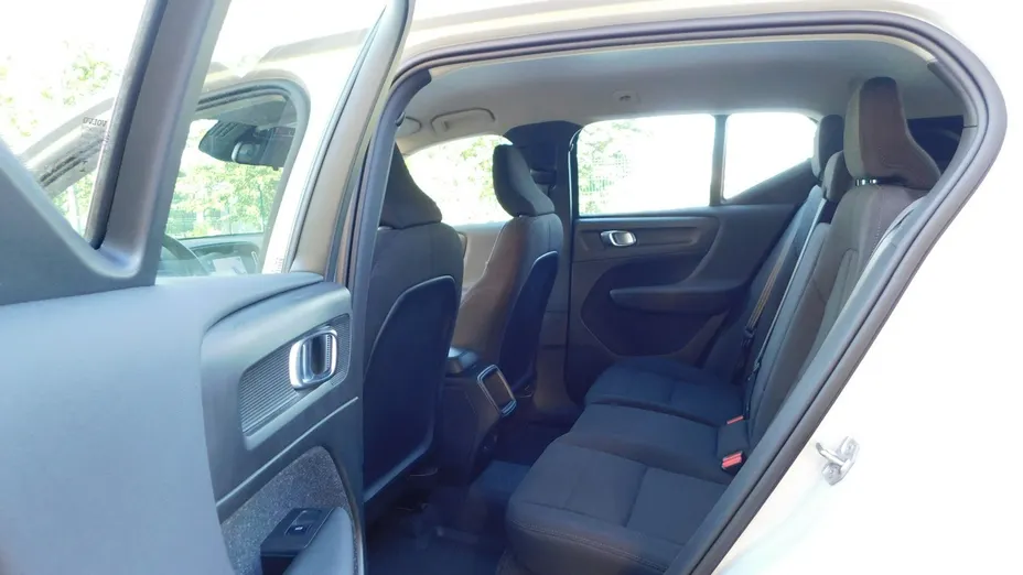 VOLVO XC40 -