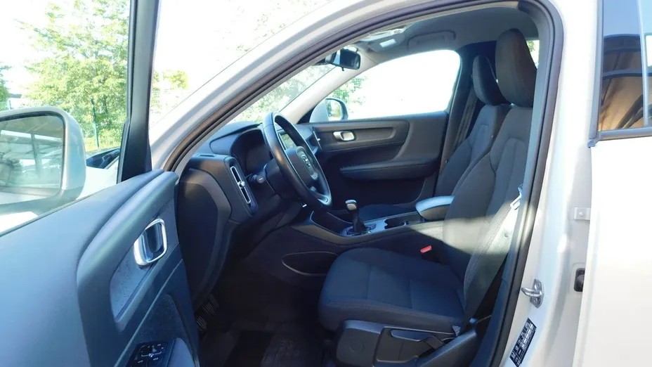 VOLVO XC40 -