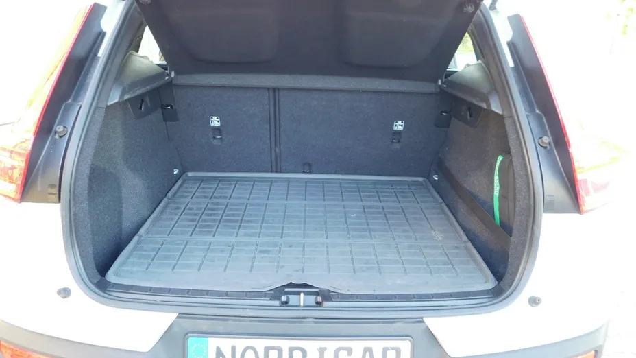 VOLVO XC40 -