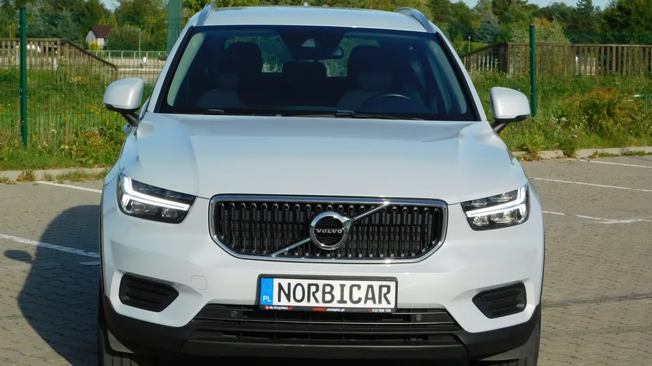 VOLVO XC40 -