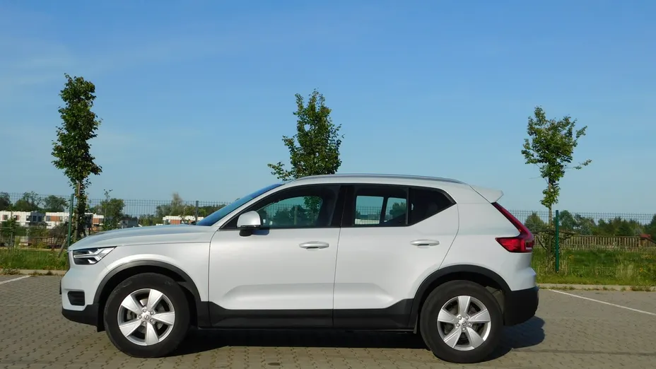 VOLVO XC40 -