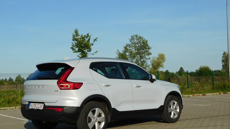 VOLVO XC40 -