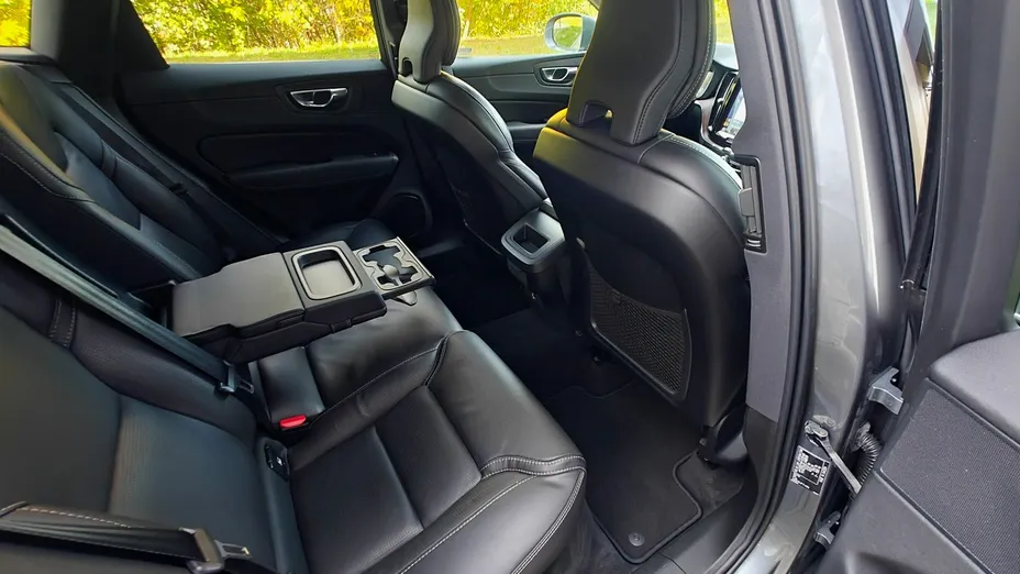 VOLVO XC60 -