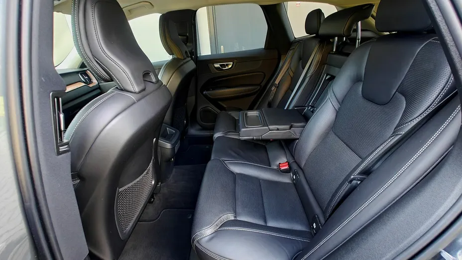 VOLVO XC60 -