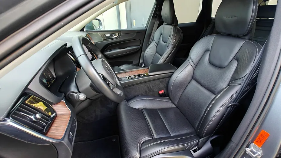 VOLVO XC60 -