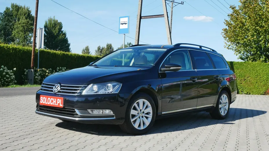 VOLKSWAGEN Passat -