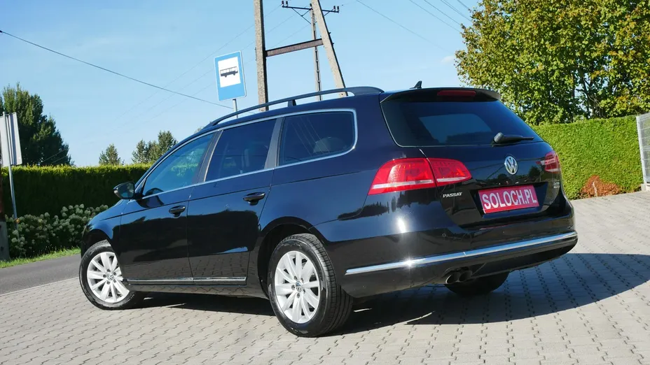 VOLKSWAGEN Passat -