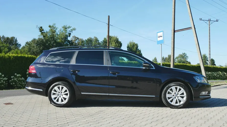 VOLKSWAGEN Passat -