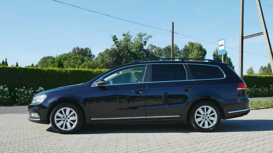 VOLKSWAGEN Passat -