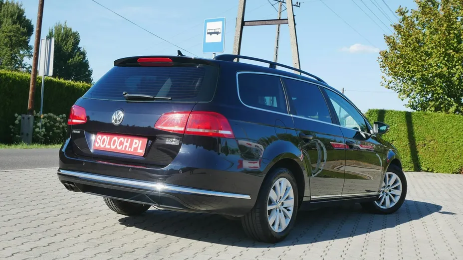 VOLKSWAGEN Passat -