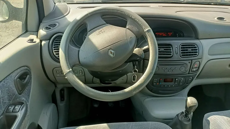 RENAULT Scenic -
