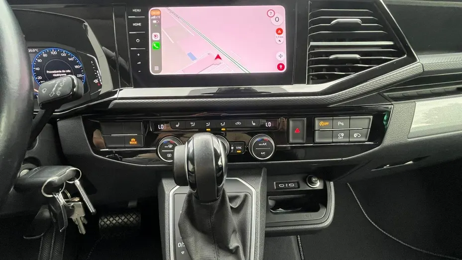 VOLKSWAGEN Multivan -