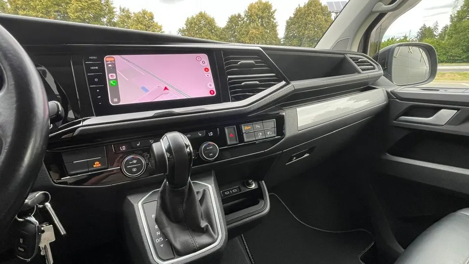 VOLKSWAGEN Multivan -