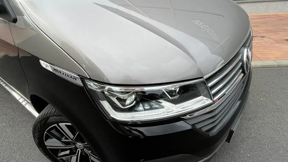 VOLKSWAGEN Multivan -
