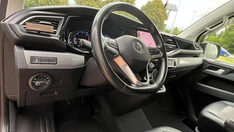 VOLKSWAGEN Multivan -