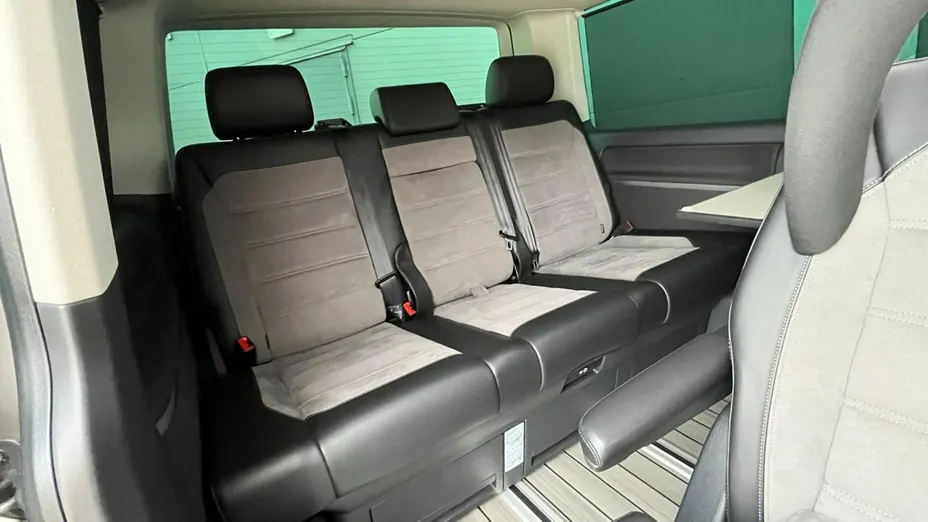 VOLKSWAGEN Multivan -