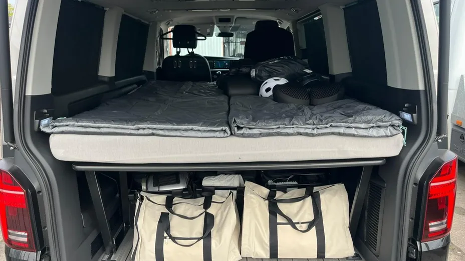 VOLKSWAGEN Multivan -