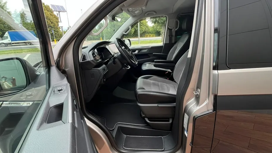VOLKSWAGEN Multivan -
