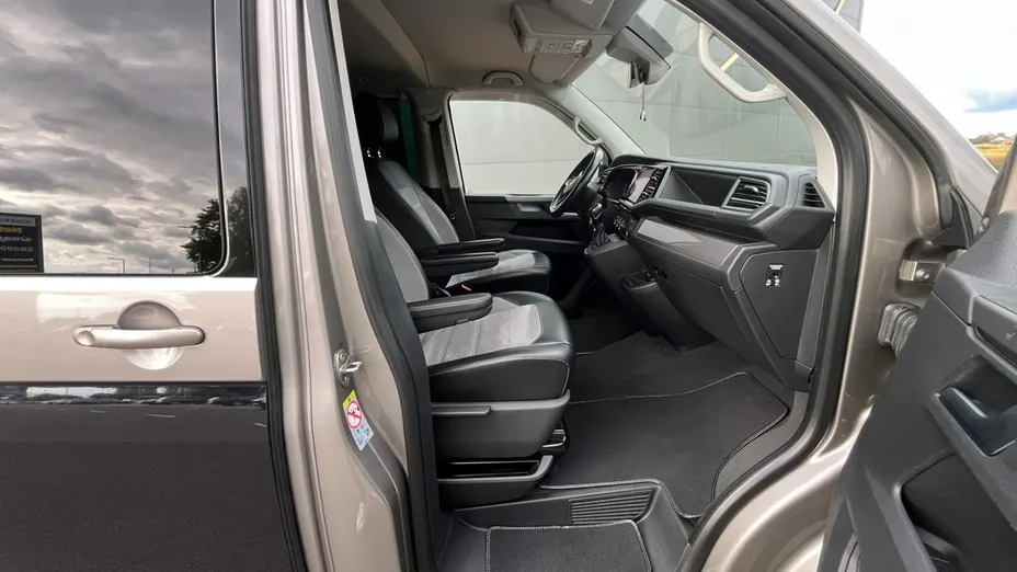 VOLKSWAGEN Multivan -