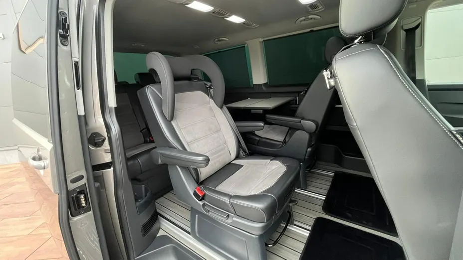VOLKSWAGEN Multivan -
