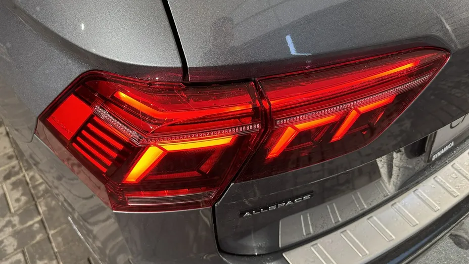 VOLKSWAGEN Tiguan Allspace -