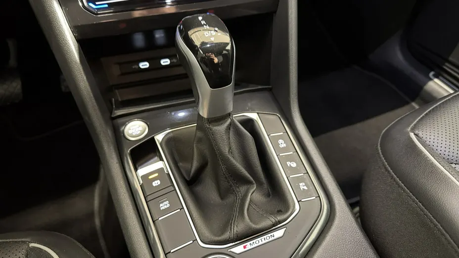 VOLKSWAGEN Tiguan Allspace -