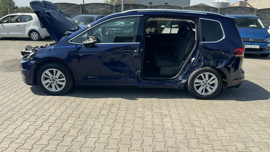 VOLKSWAGEN Touran -