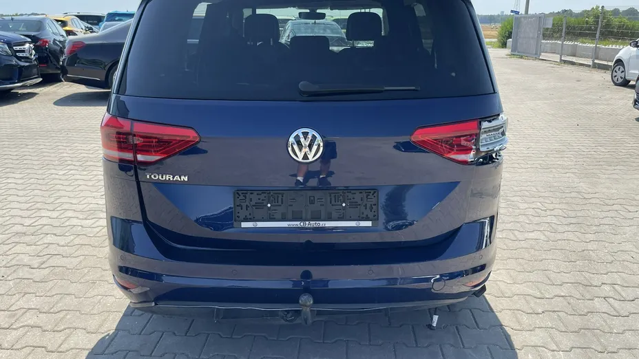 VOLKSWAGEN Touran -