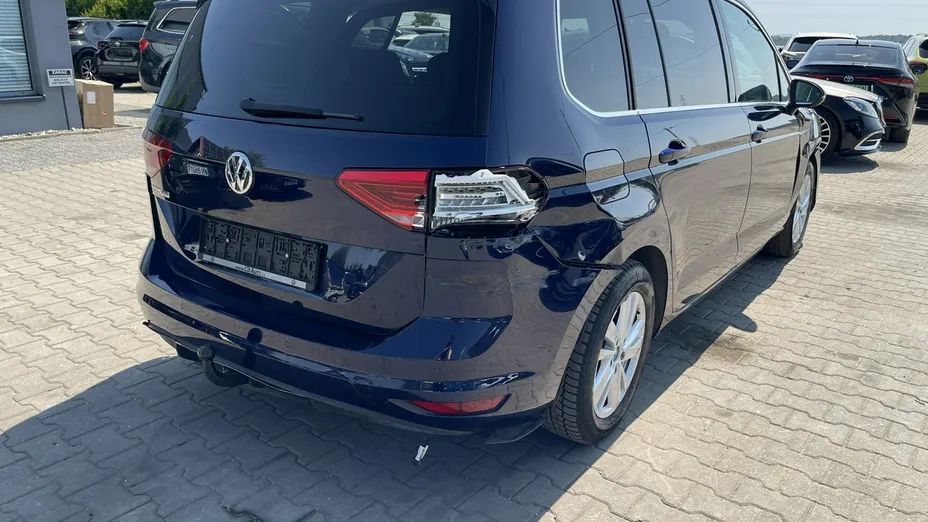 VOLKSWAGEN Touran -