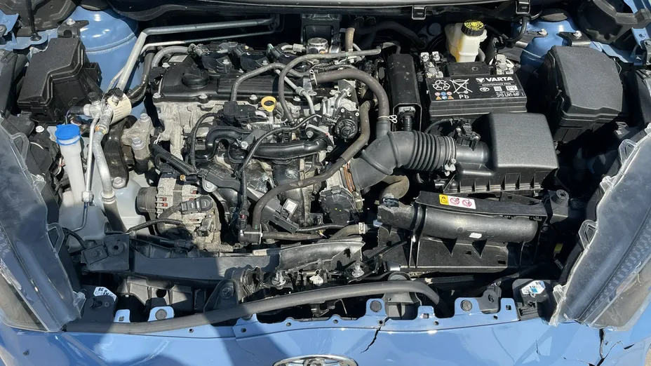 TOYOTA Yaris -