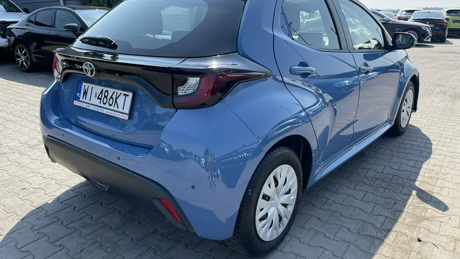 TOYOTA Yaris -